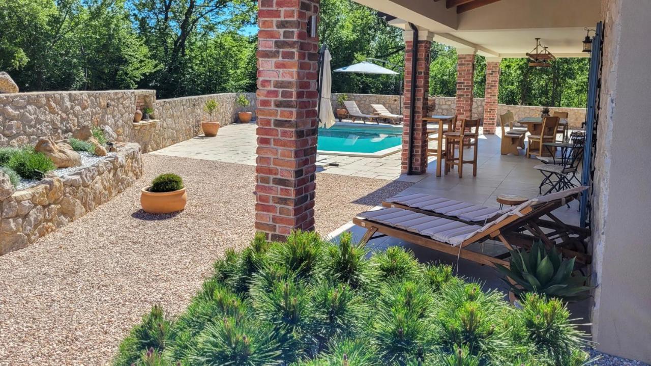 Villa Alara - Charming Villa With Heated Swimming Pool Milohnici Esterno foto