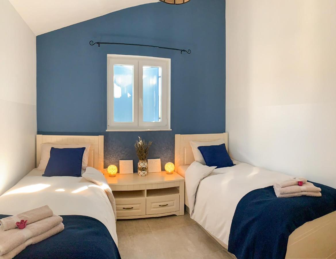 Villa Alara - Charming Villa With Heated Swimming Pool Milohnici Esterno foto