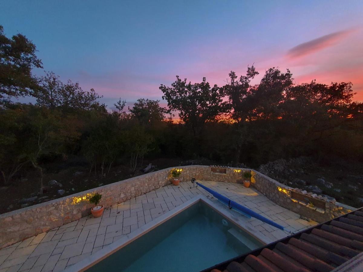 Villa Alara - Charming Villa With Heated Swimming Pool Milohnici Esterno foto