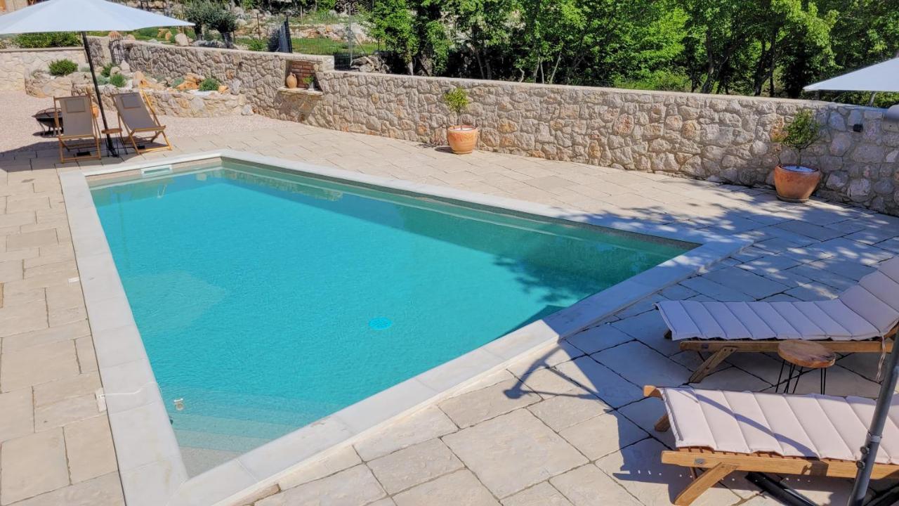 Villa Alara - Charming Villa With Heated Swimming Pool Milohnici Esterno foto